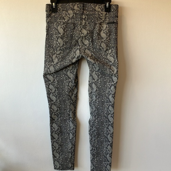 Hudson Retro Python Print / Zipper Jeggings - Picture 3 of 6